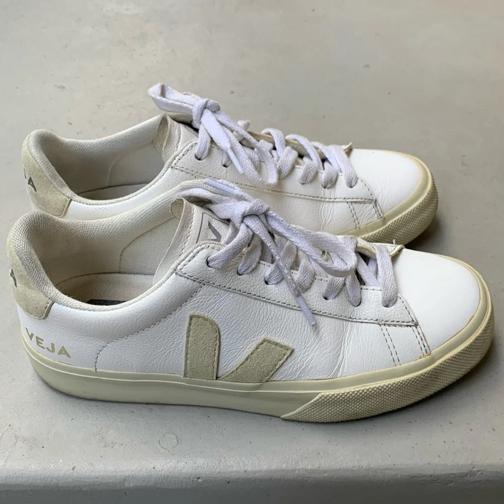 Veja 37 / US 6 Campo Sneaker in White